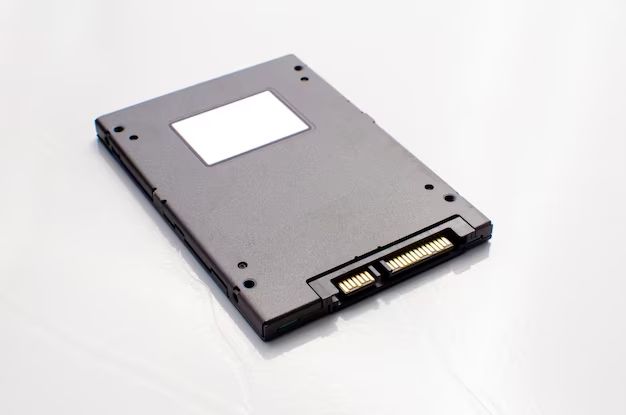 Can a hard drive use flash storage