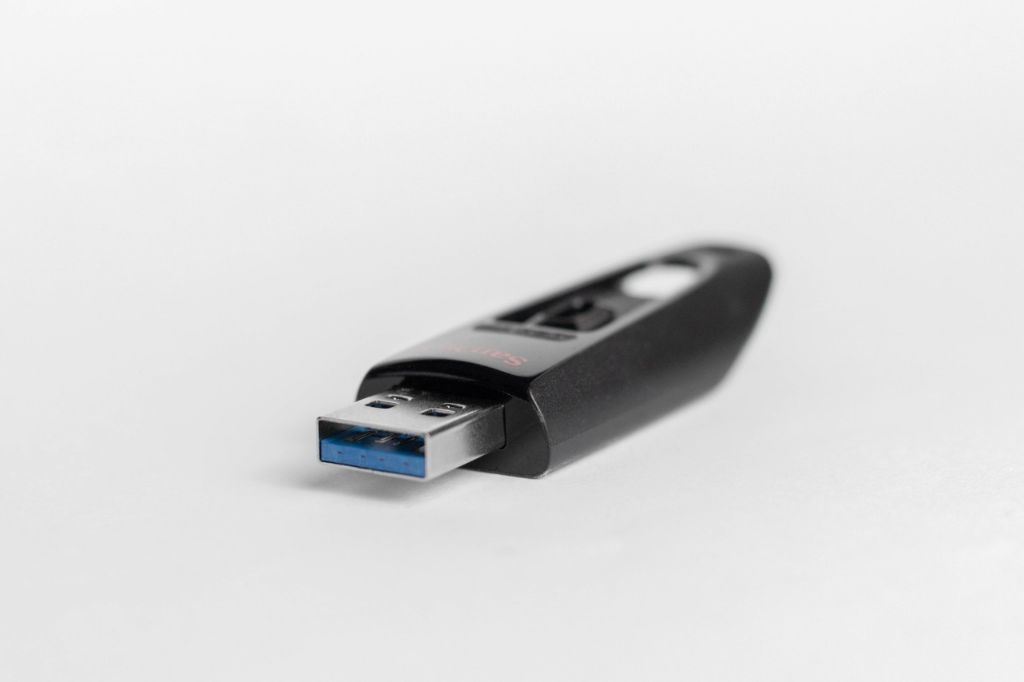 How do I force a USB drive to FAT32