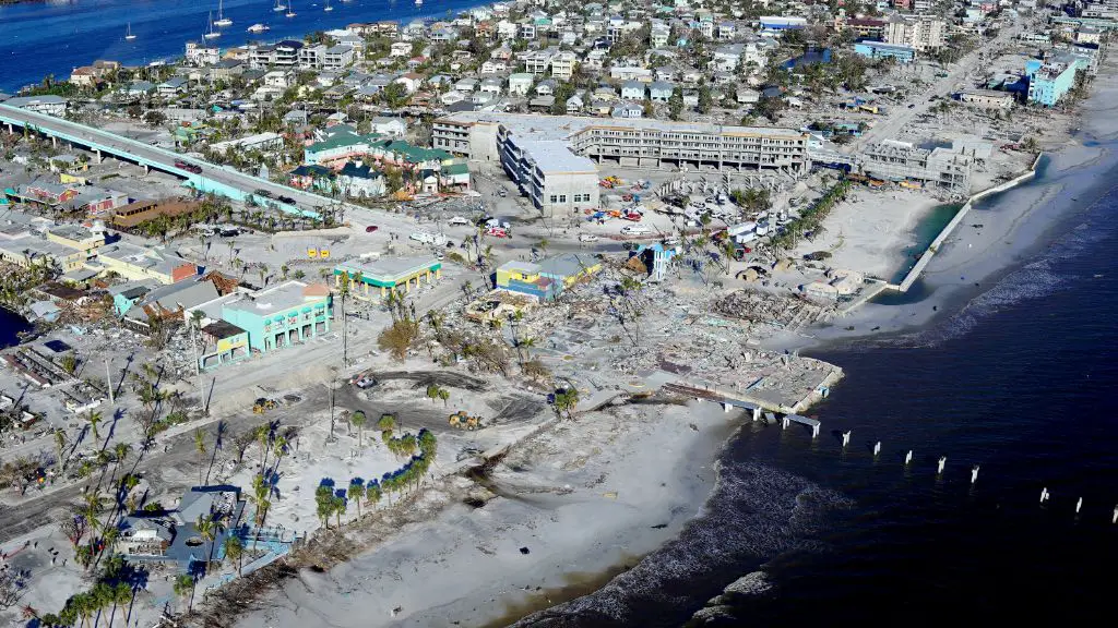 How long will it take Fort Myers Beach to recover? - Darwin's Data