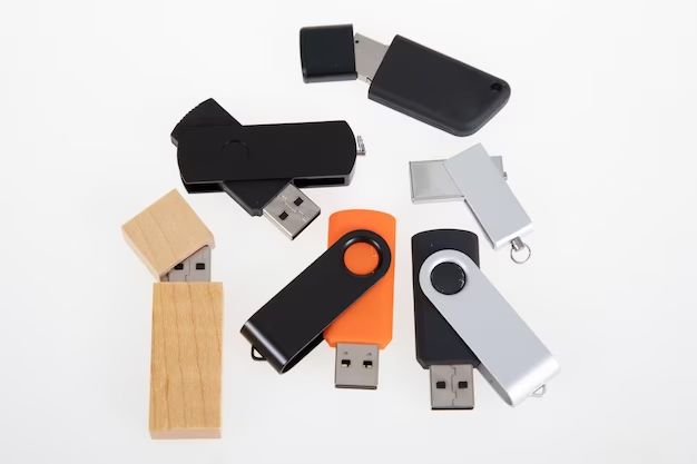 What are the sizes of USB flash drives