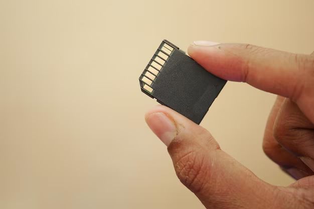 How long can SD card hold data without power