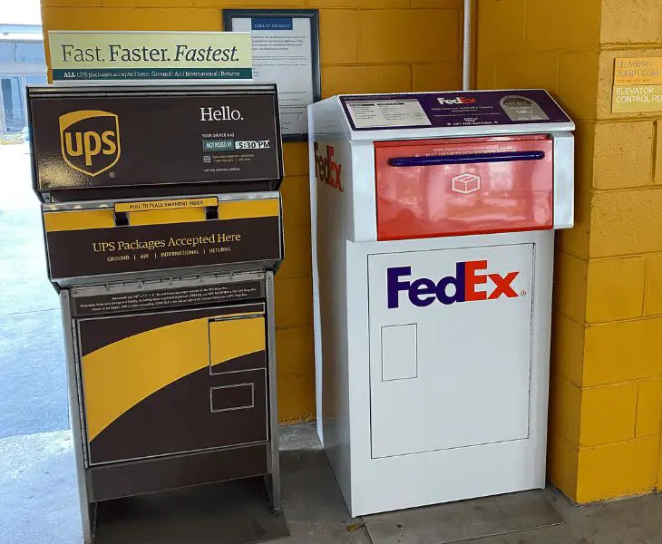 What locations can you drop off FedEx packages