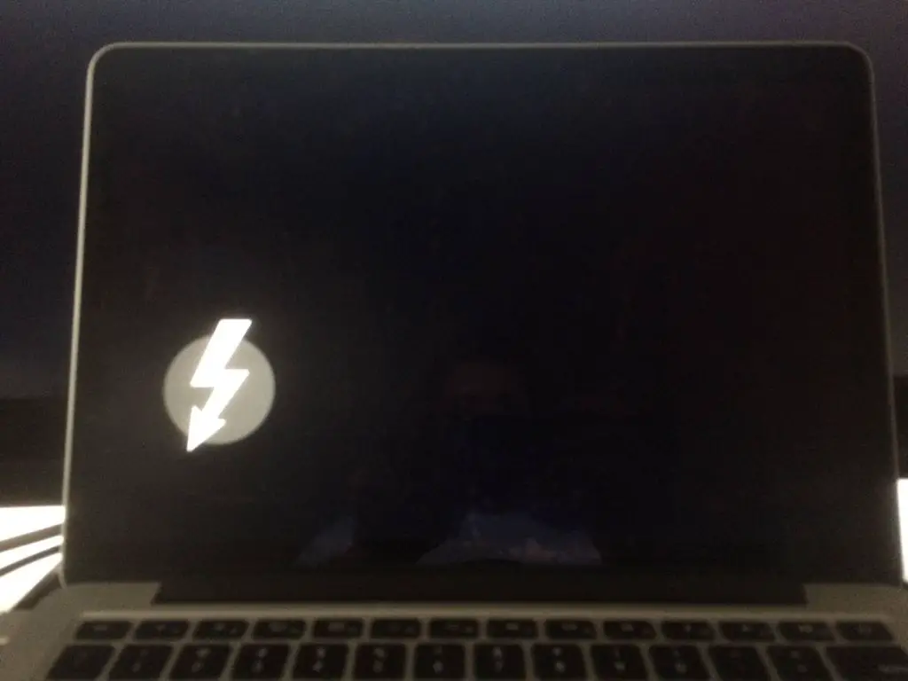 What is the lightning bolt on my Mac