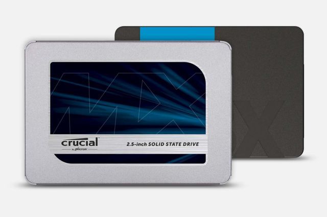 Does Crucial SSD come with software