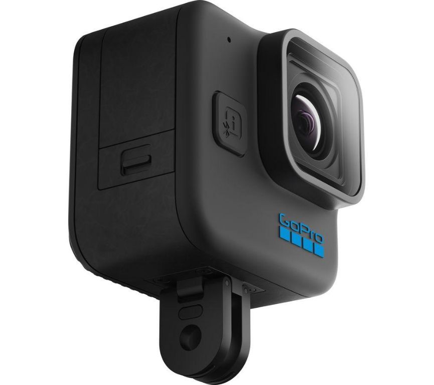 Does gopro hero need SD card
