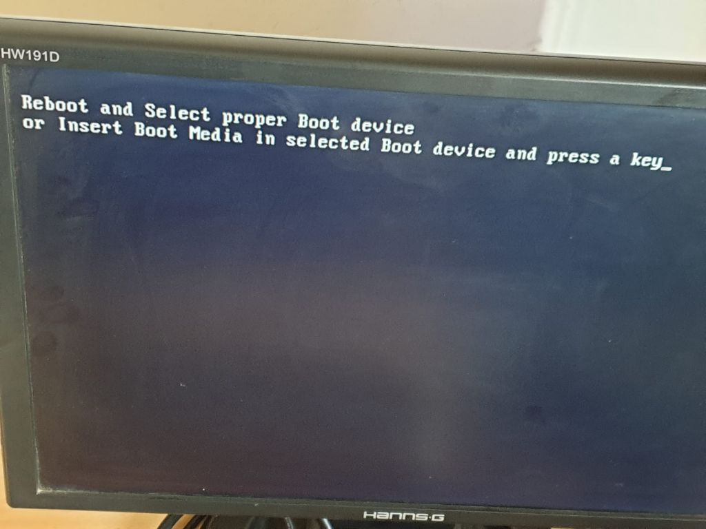 Why BIOS doesn't boot from SSD