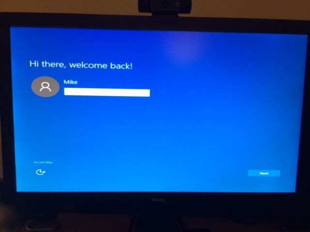 What to do if Windows 10 stuck at login screen