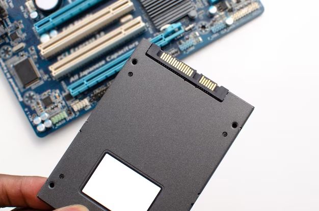How does an SSD work simple