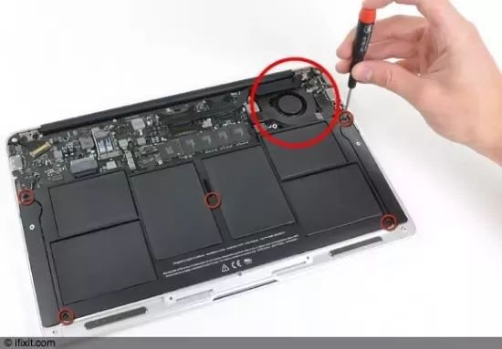 How does MacBook stay cool without fan