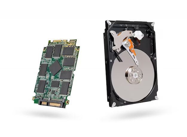 Which characteristics differentiate a SSD from a HDD